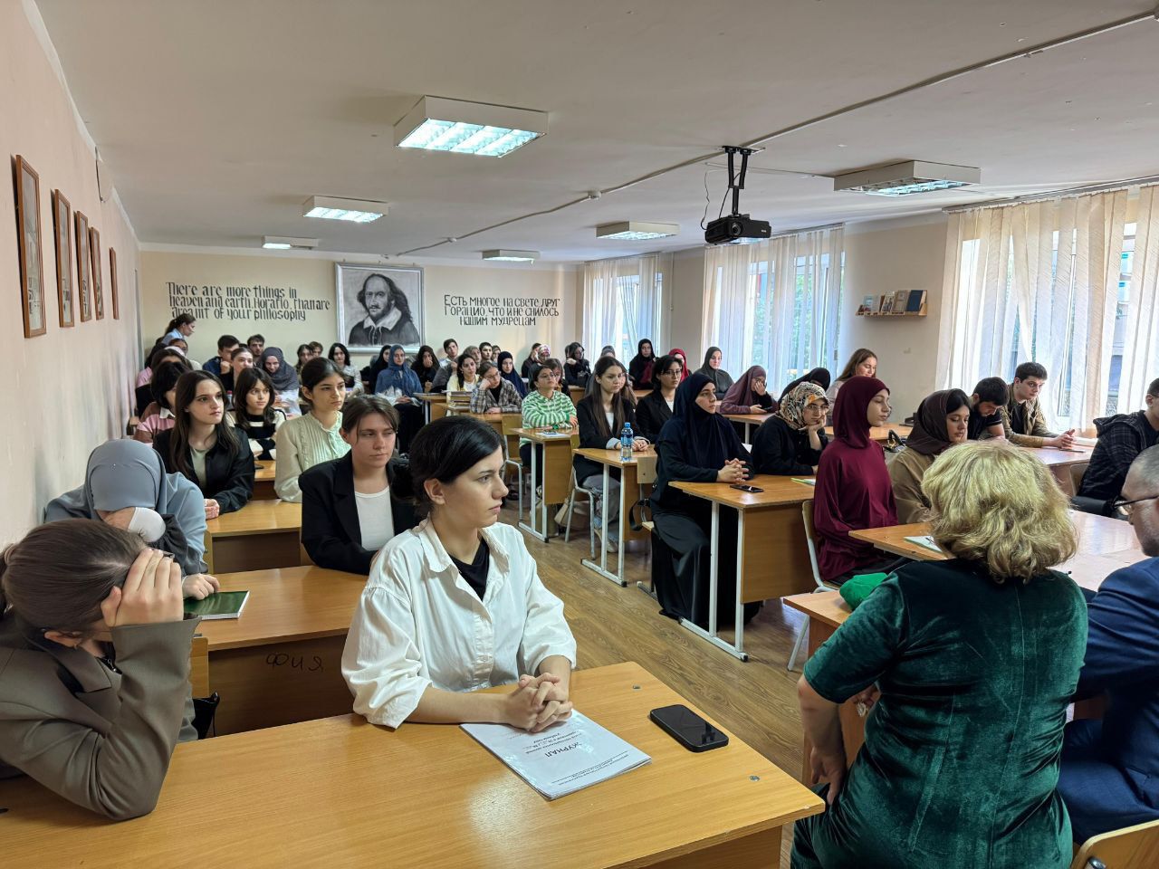 Встречи со студентами ссузов и вузов республики прошли в рамках XII Международного межрелигиозного молодежного форума.